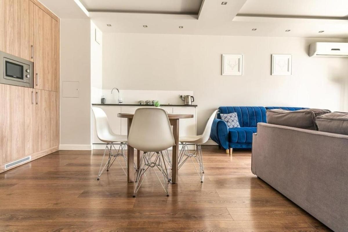 Apartament Urban Chic - One Bedroom - Luxury Stays&wronia118